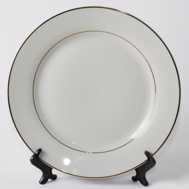 Тарелка белая с золотой каймой 20 см